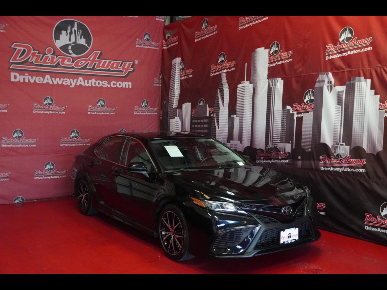 Toyota Camry SE Auto (Natl) 2021