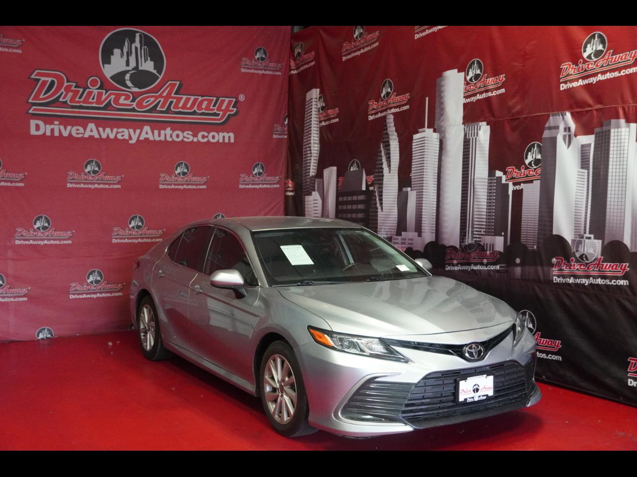 Toyota Camry LE Auto (Natl) 2022