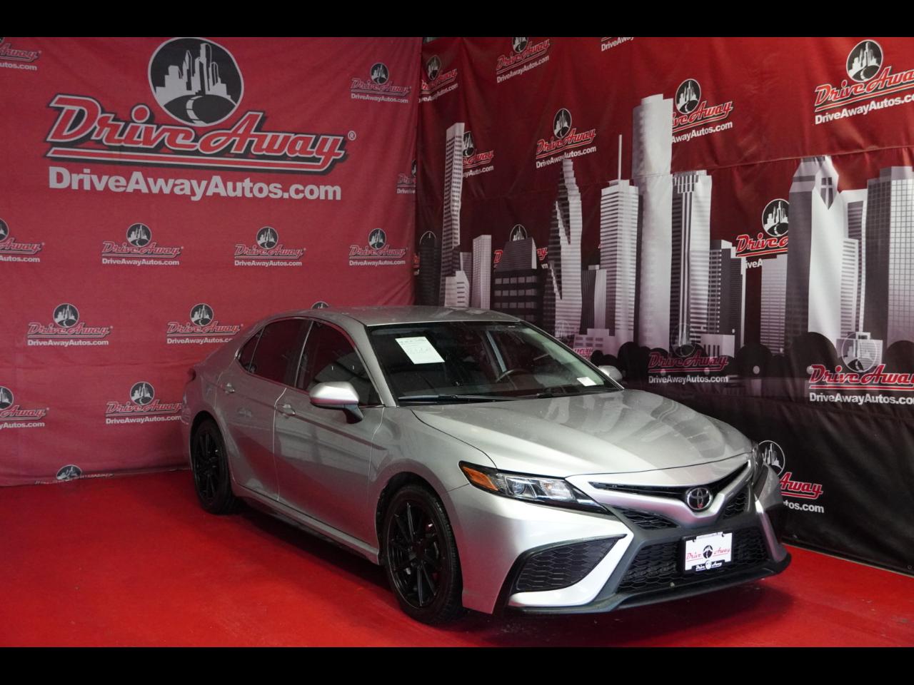 Toyota Camry SE Auto (Natl) 2021