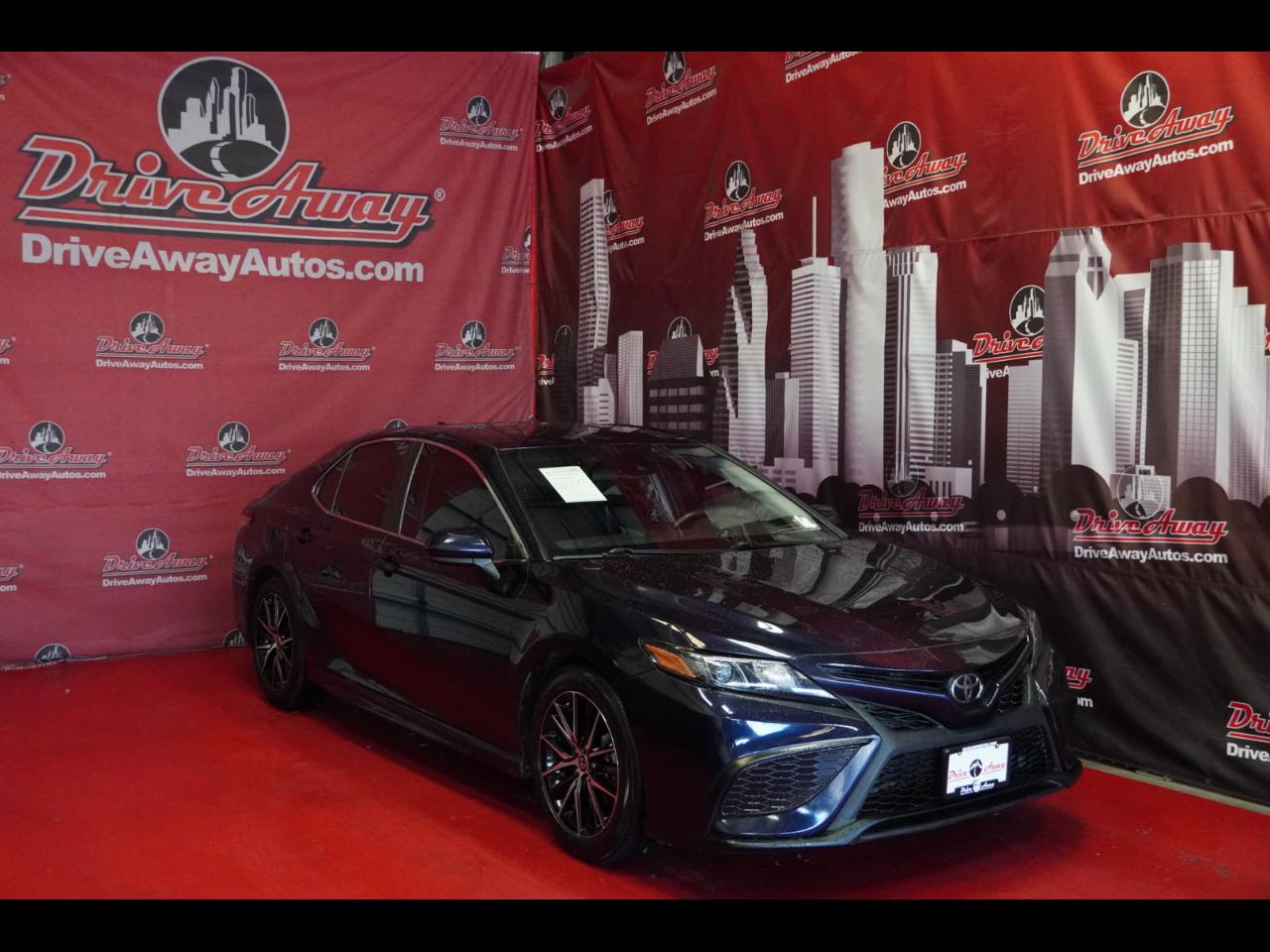 Toyota Camry SE Auto (Natl) 2021