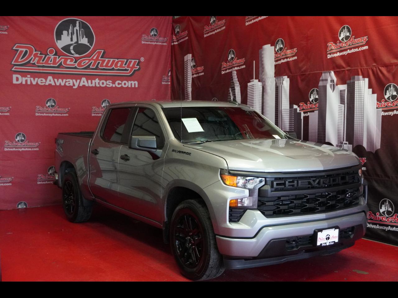 Chevrolet Silverado 1500 2WD Crew Cab 147" Custom 2023