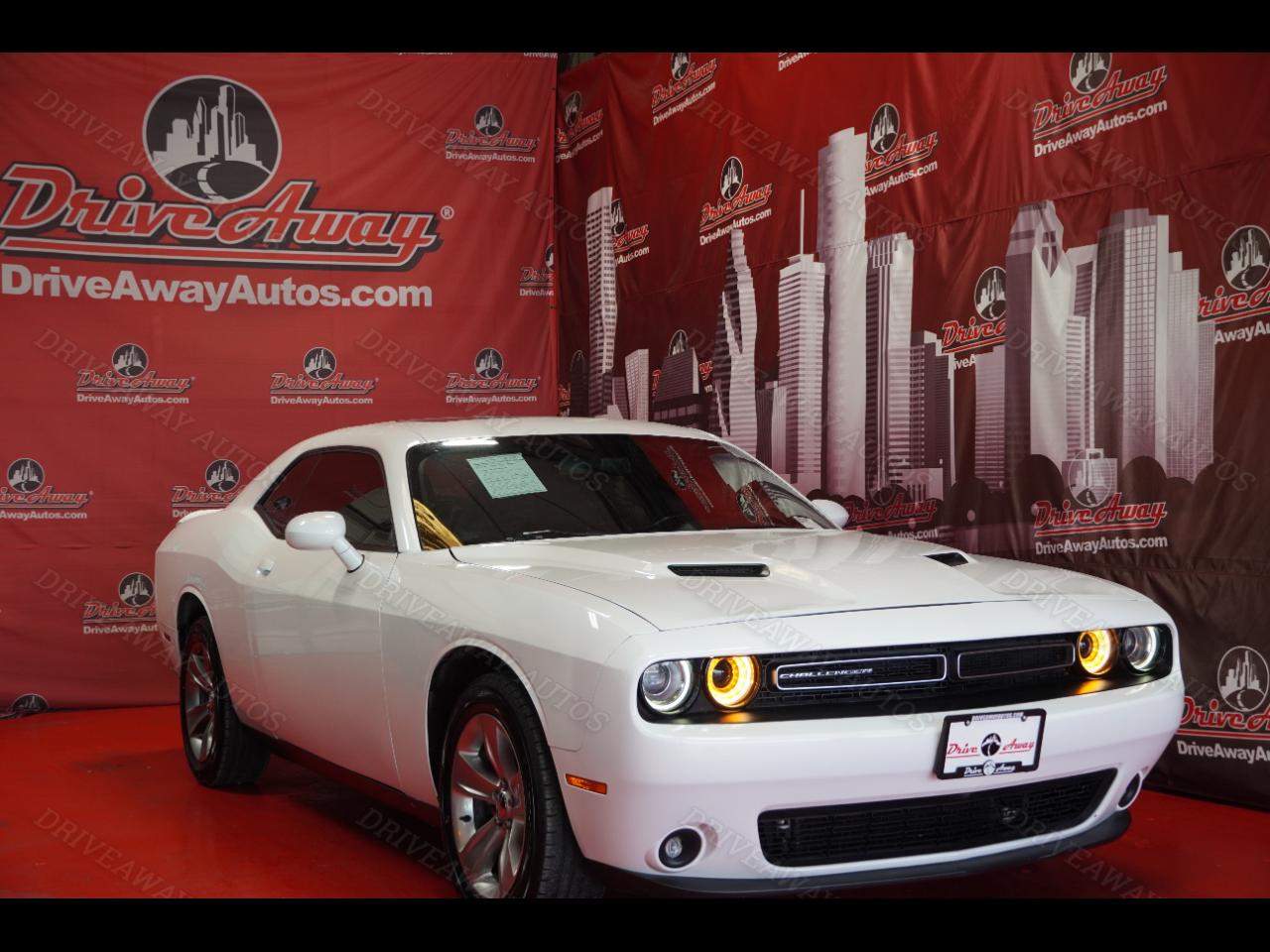 Dodge Challenger SXT RWD 2021