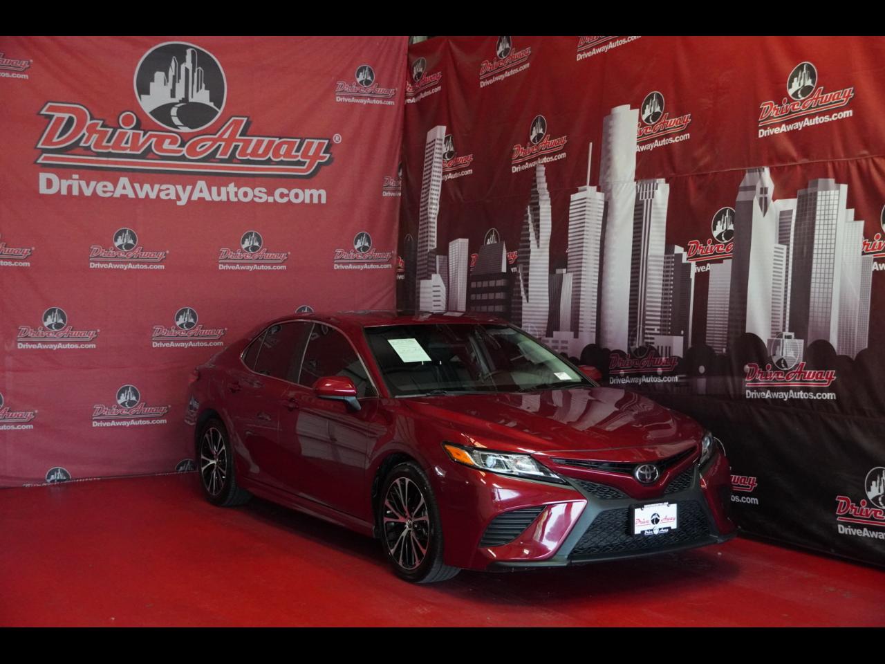 Toyota Camry XLE Auto (Natl) 2018