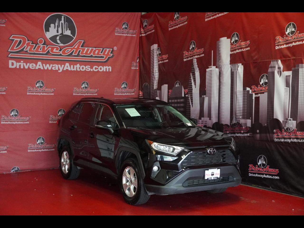 Toyota RAV4 XLE FWD (Natl) 2021