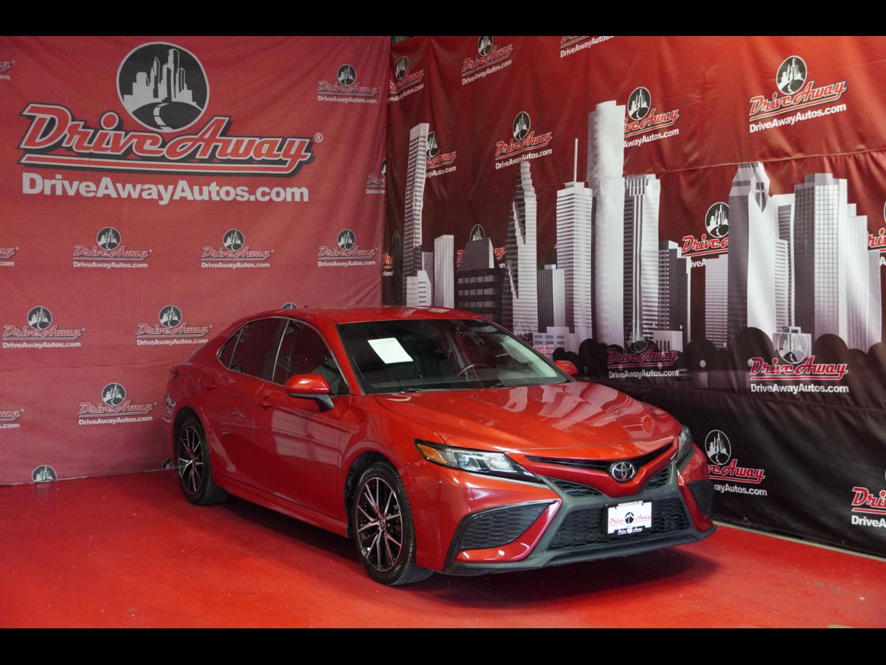 Toyota Camry SE Auto (Natl) 2021