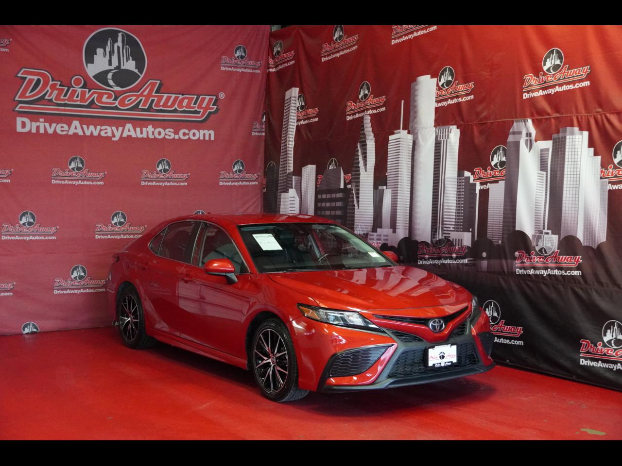 Toyota Camry SE Auto (Natl) 2021