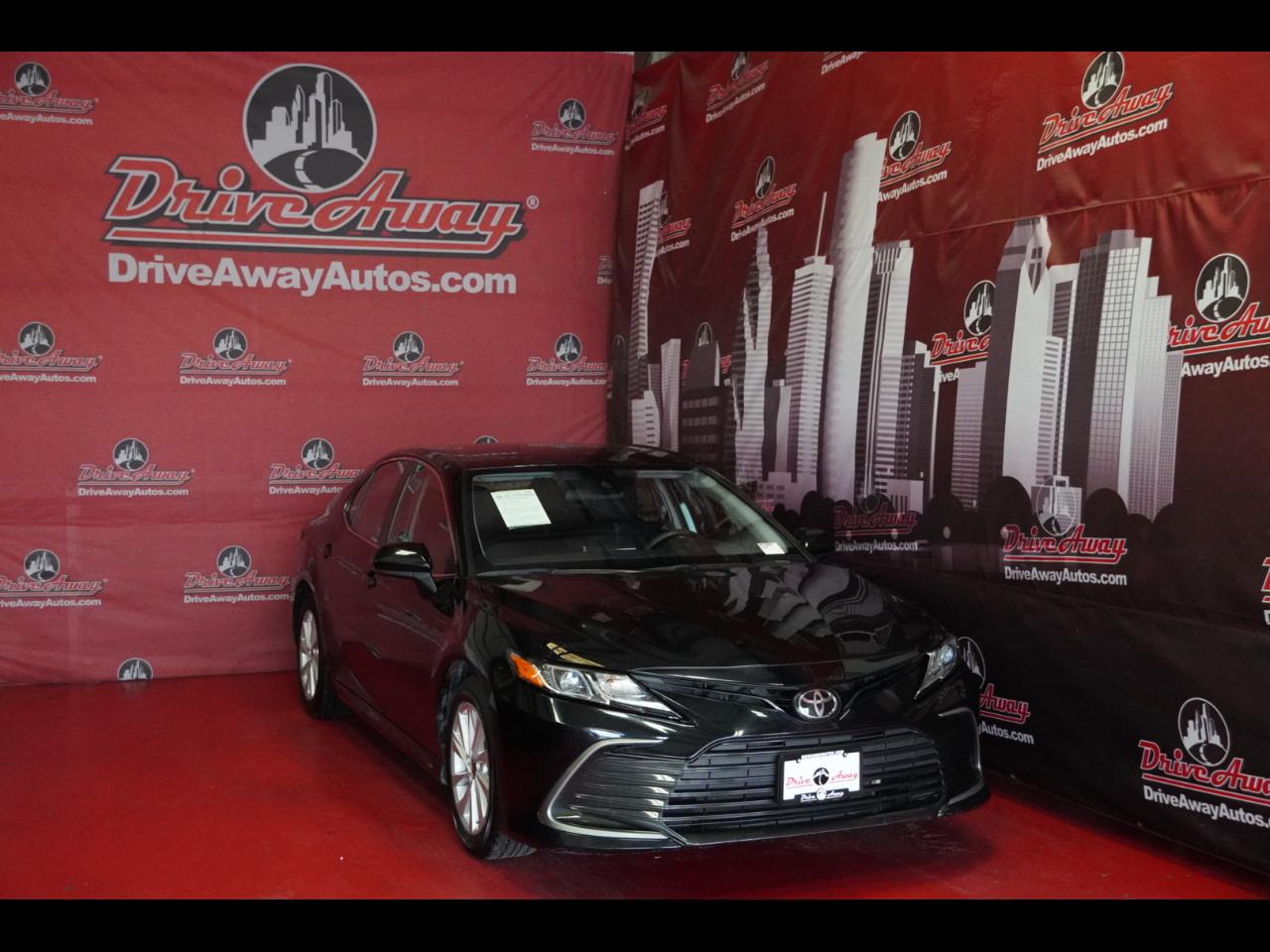 Toyota Camry LE Auto (Natl) 2022