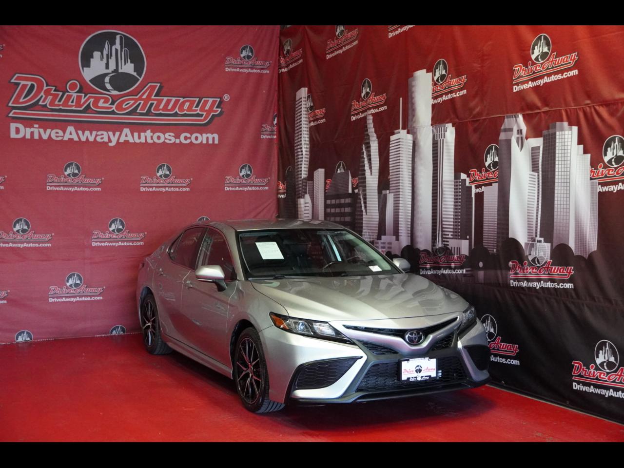 Toyota Camry SE Auto (Natl) 2022