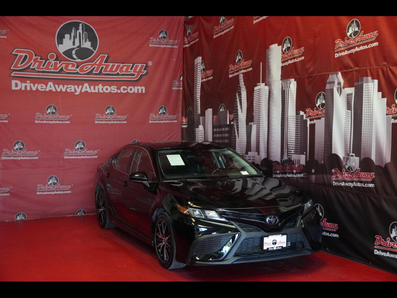 Toyota Camry SE Auto (Natl) 2021