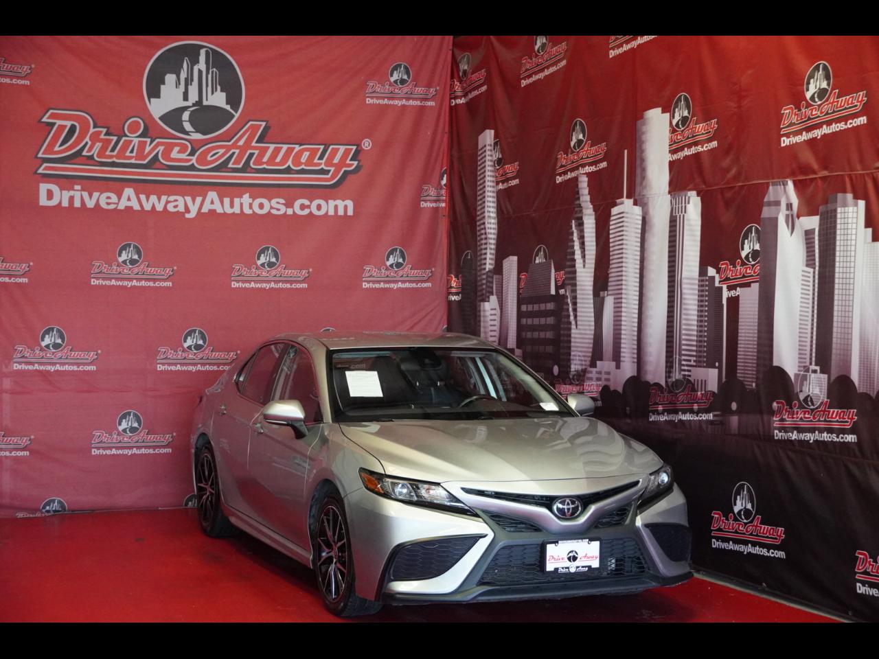Toyota Camry SE Auto (Natl) 2022