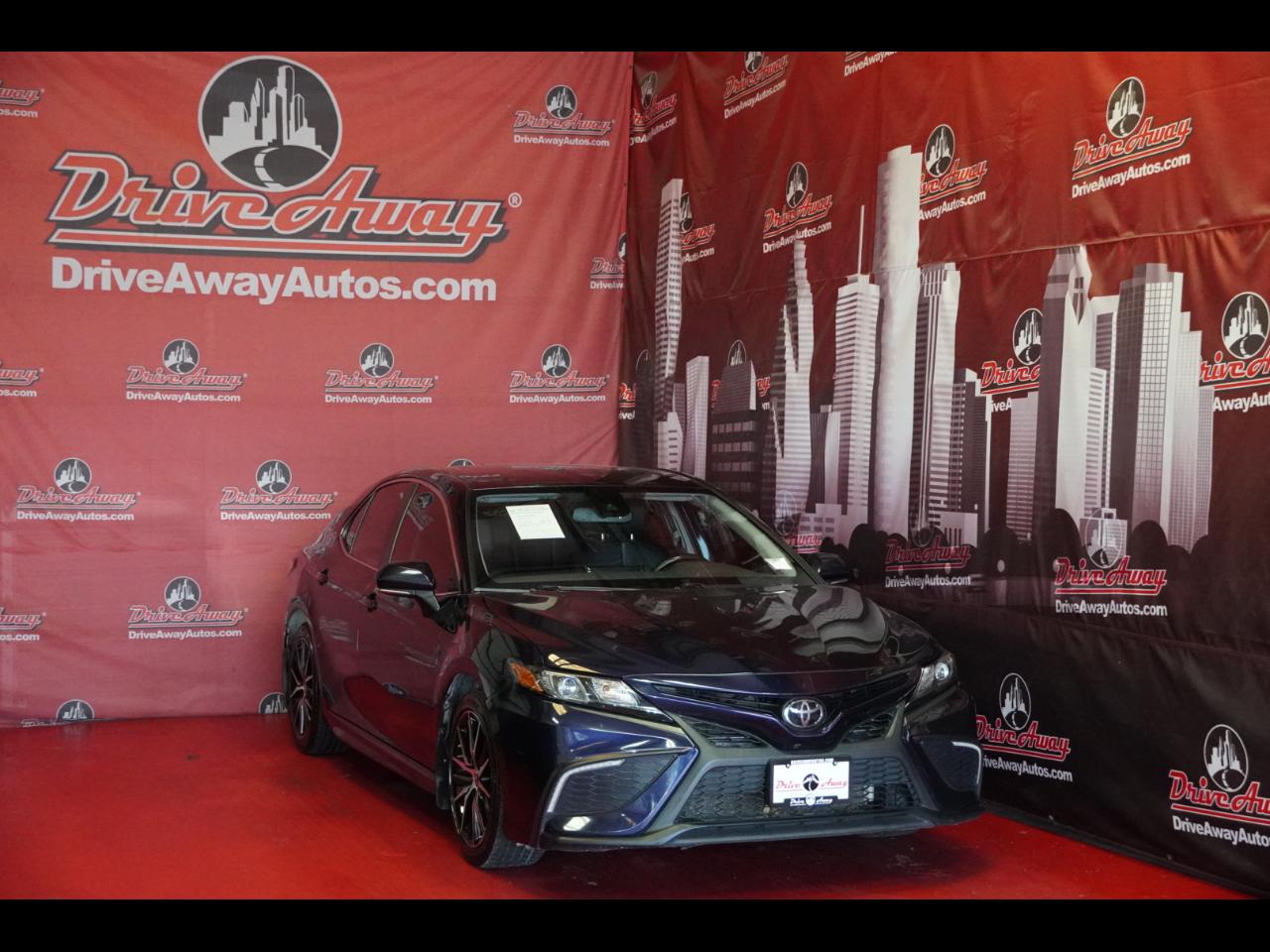 Toyota Camry SE Auto (Natl) 2022