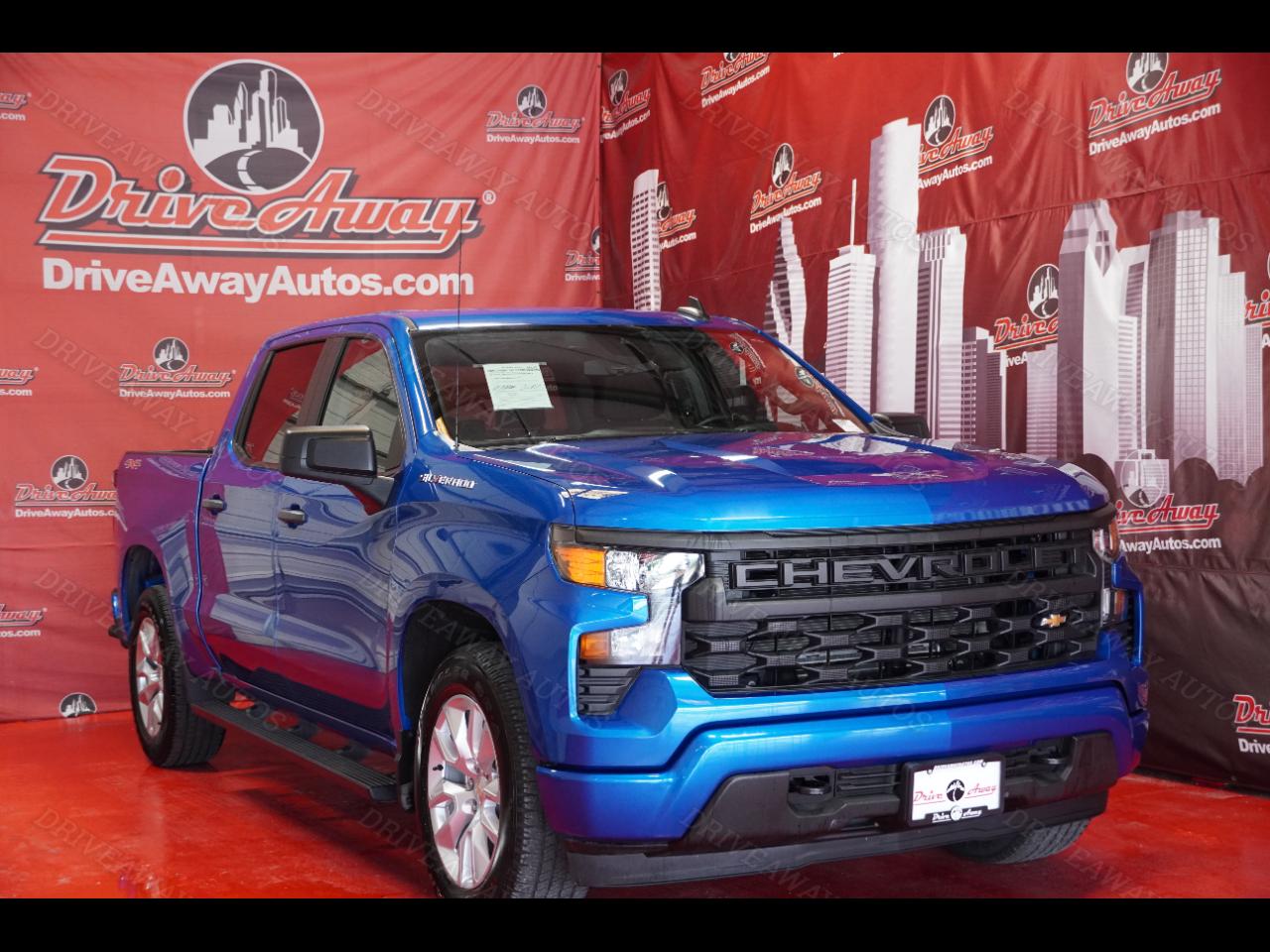 Chevrolet Silverado 1500 4WD Crew Cab 147" Custom 2022