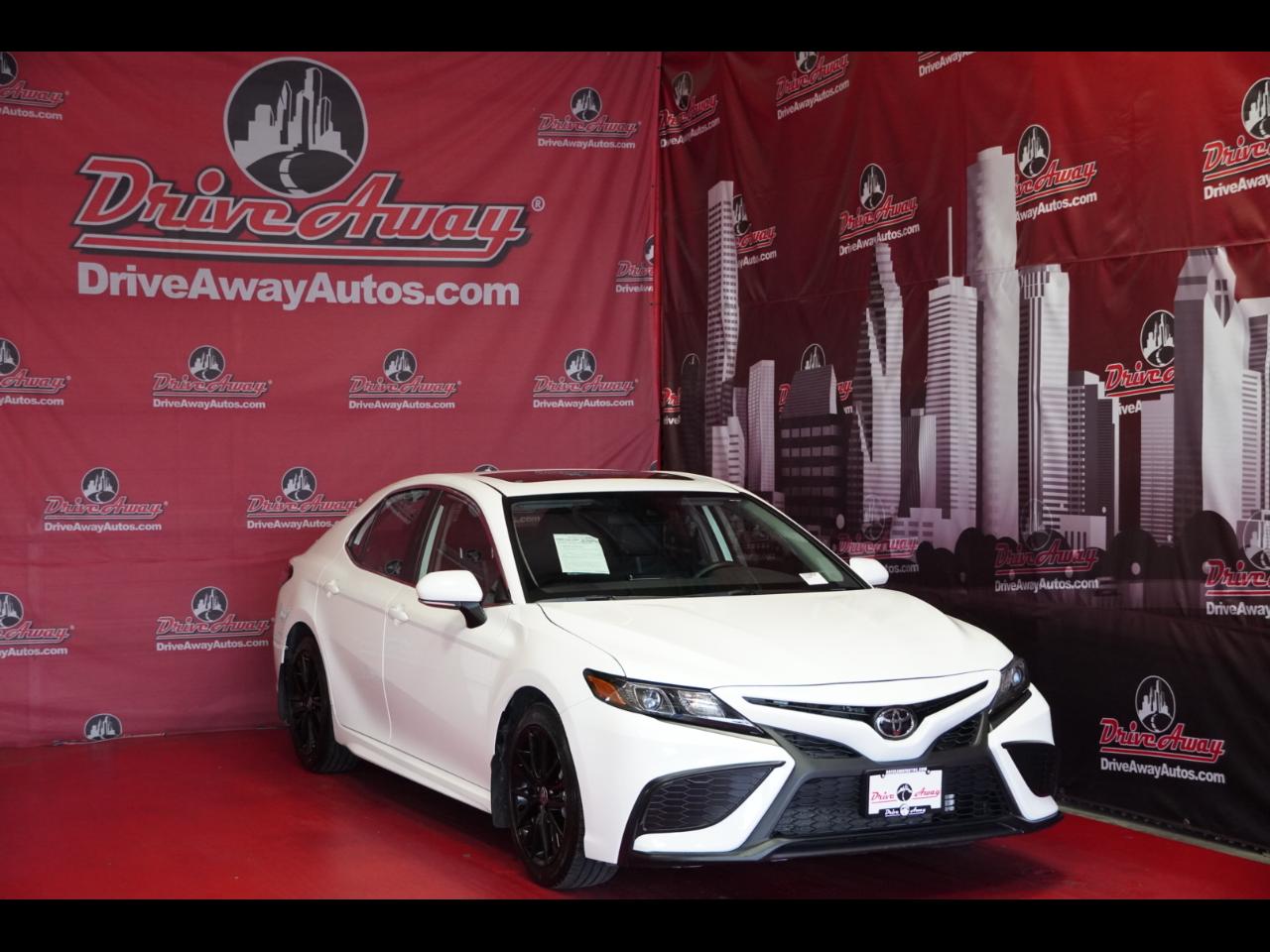 Toyota Camry SE Auto (Natl) 2024