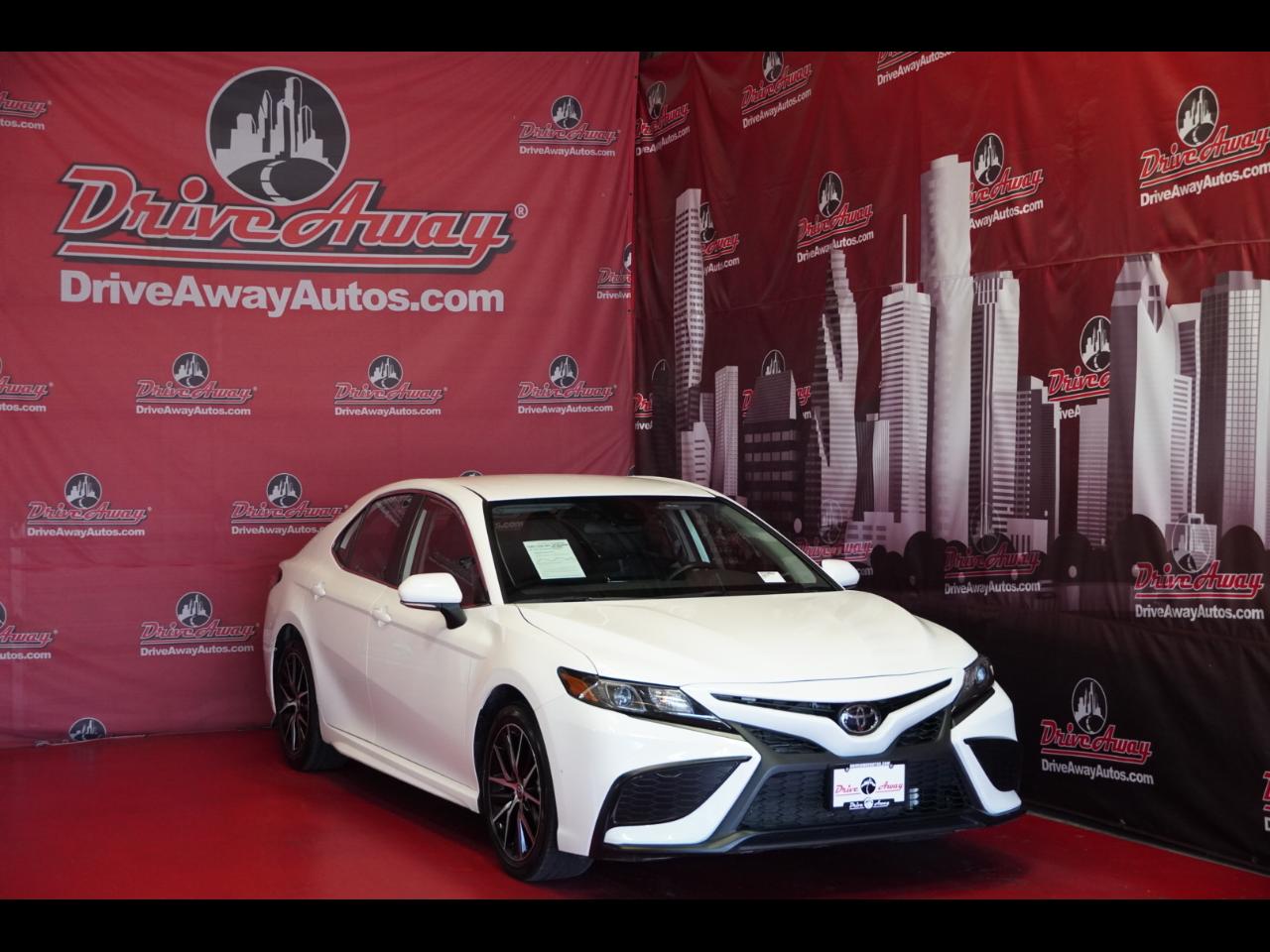 Toyota Camry Hybrid SE Nightshade CVT (Natl) 2023