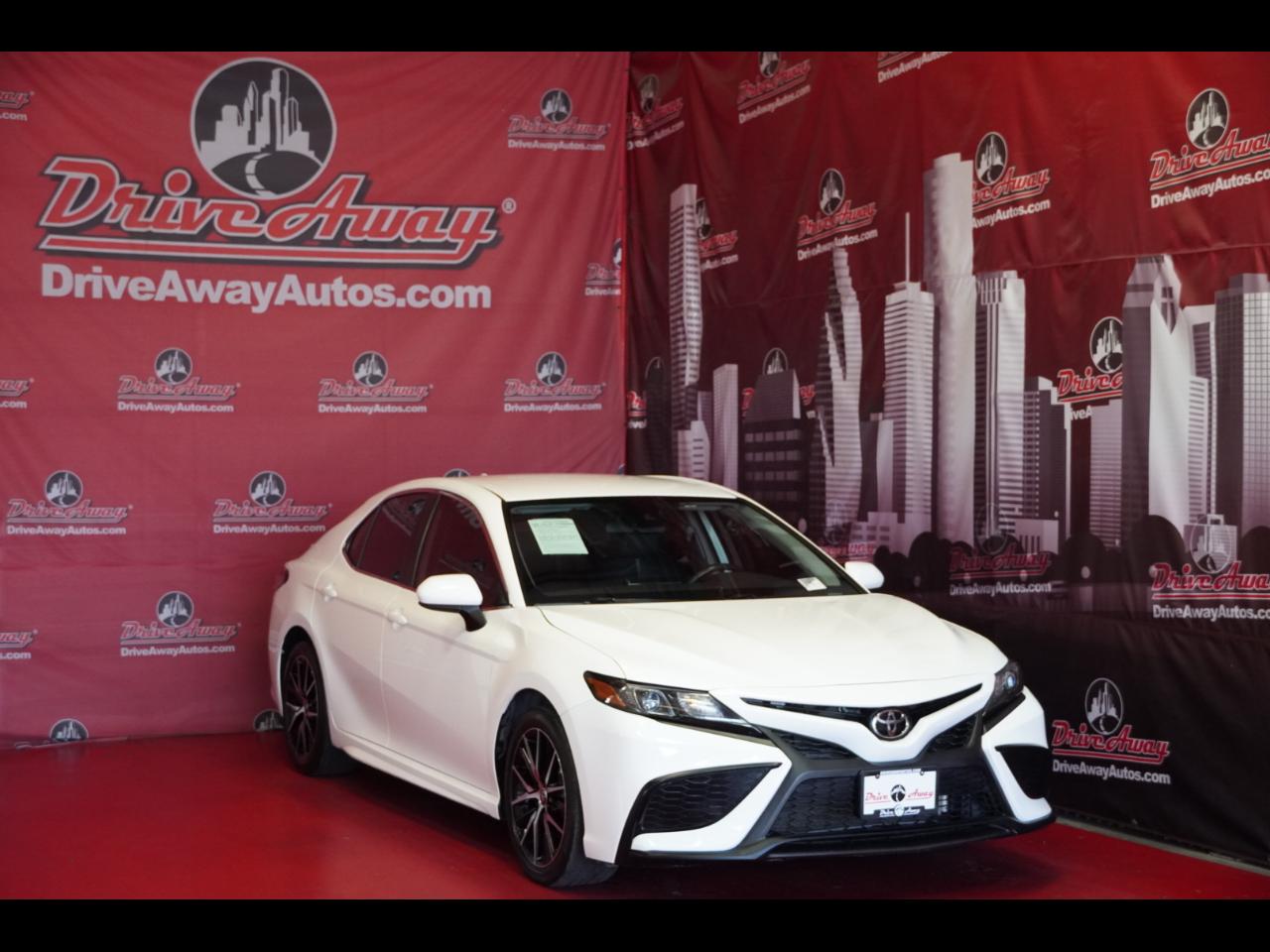 Toyota Camry SE Auto (Natl) 2021