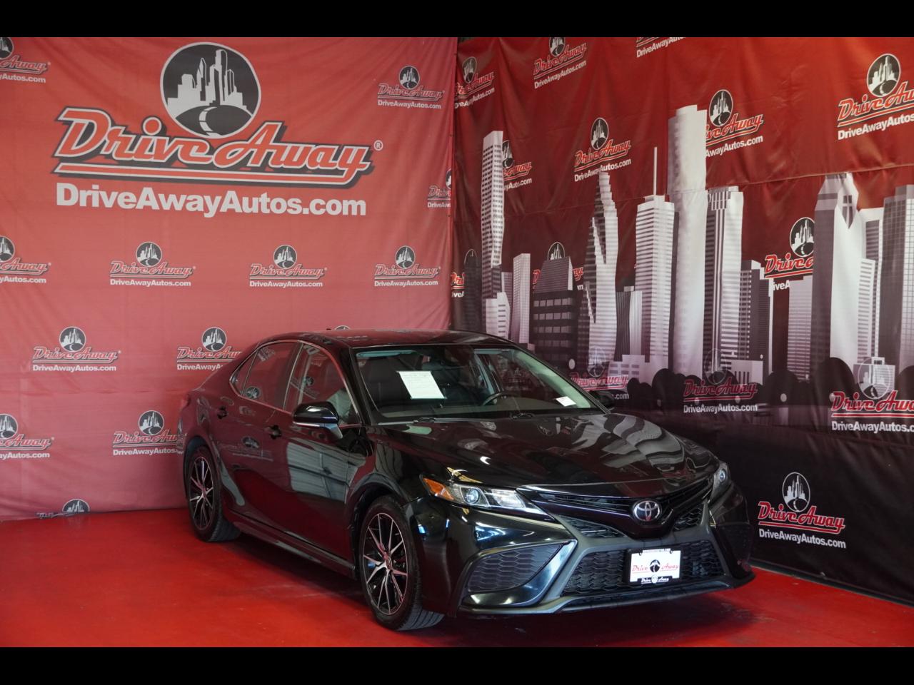 Toyota Camry SE Auto (Natl) 2022