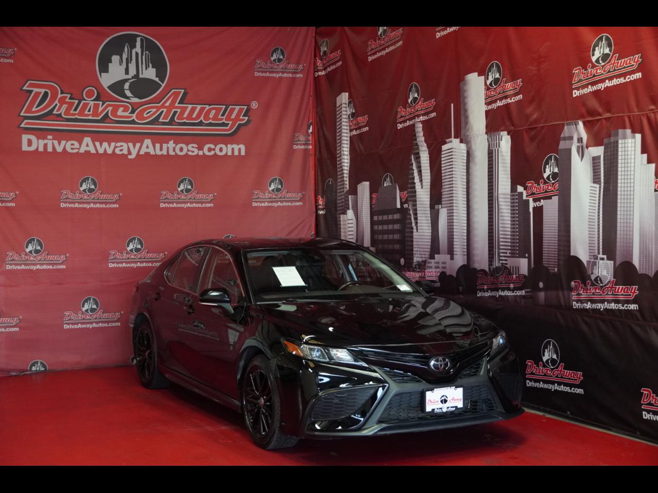 Toyota Camry Hybrid SE Nightshade CVT (Natl) 2023