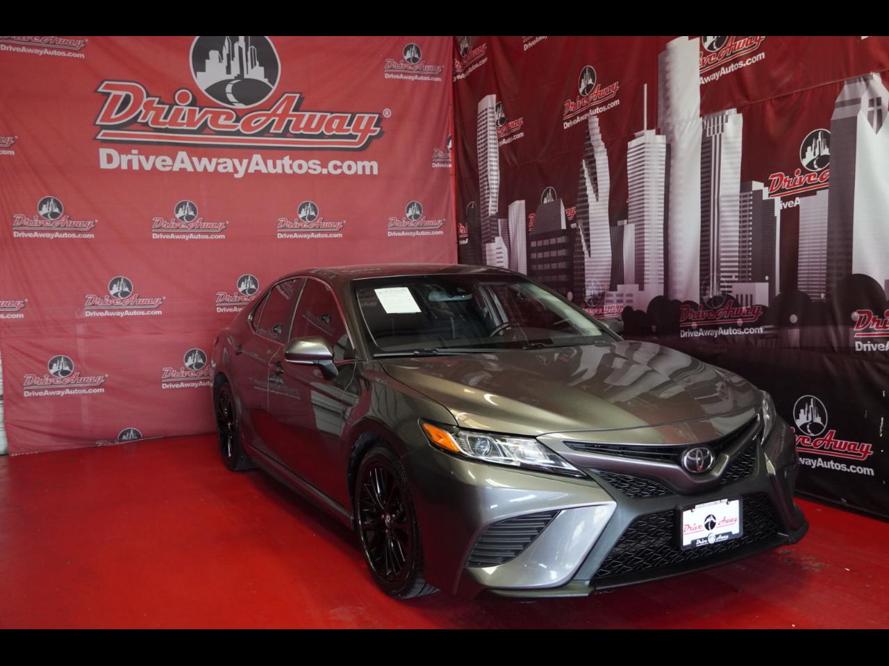 Toyota Camry SE Auto (Natl) 2020