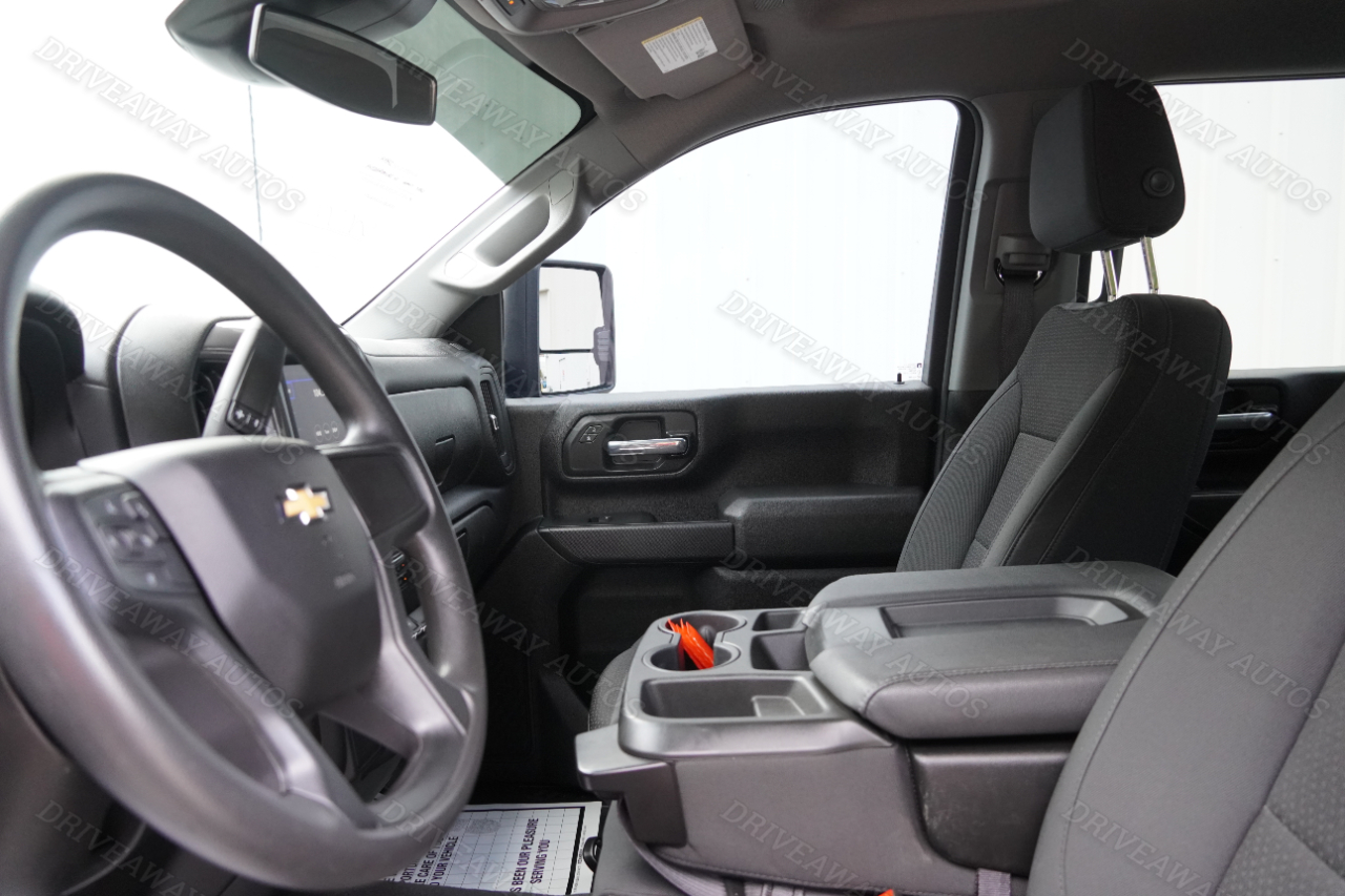 Chevrolet Silverado 2500HD 4WD Crew Cab 159" Custom 2024