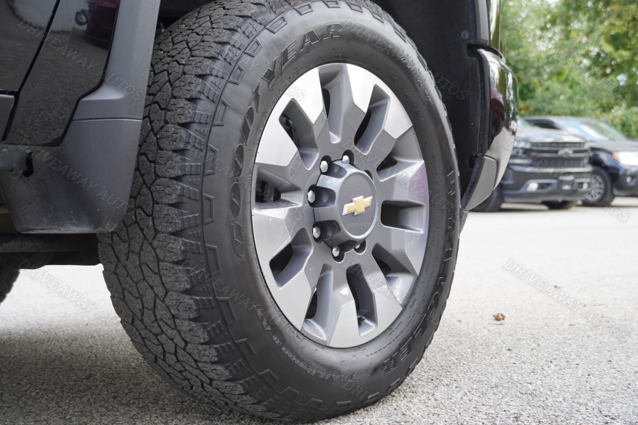 Chevrolet Silverado 2500HD 4WD Crew Cab 159" Custom 2024