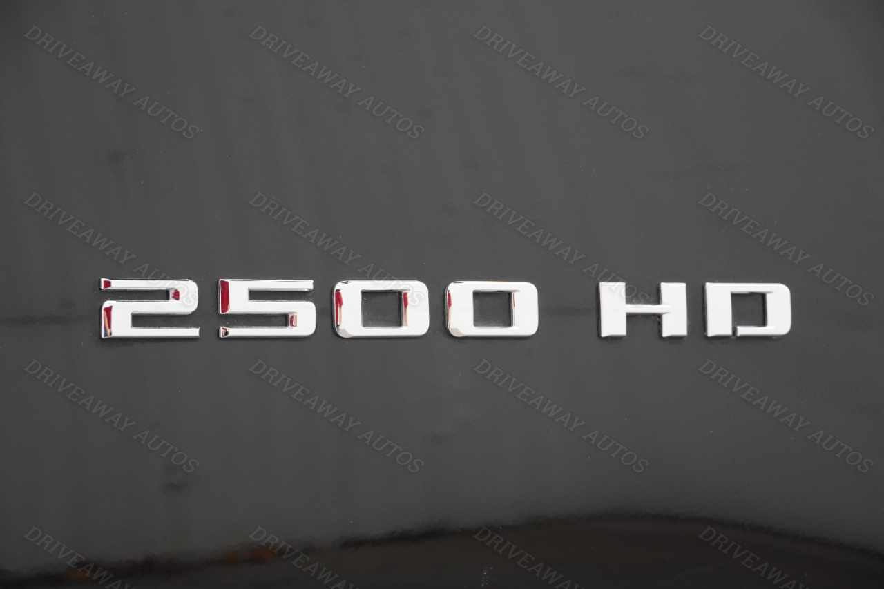 Chevrolet Silverado 2500HD 4WD Crew Cab 159" Custom 2024