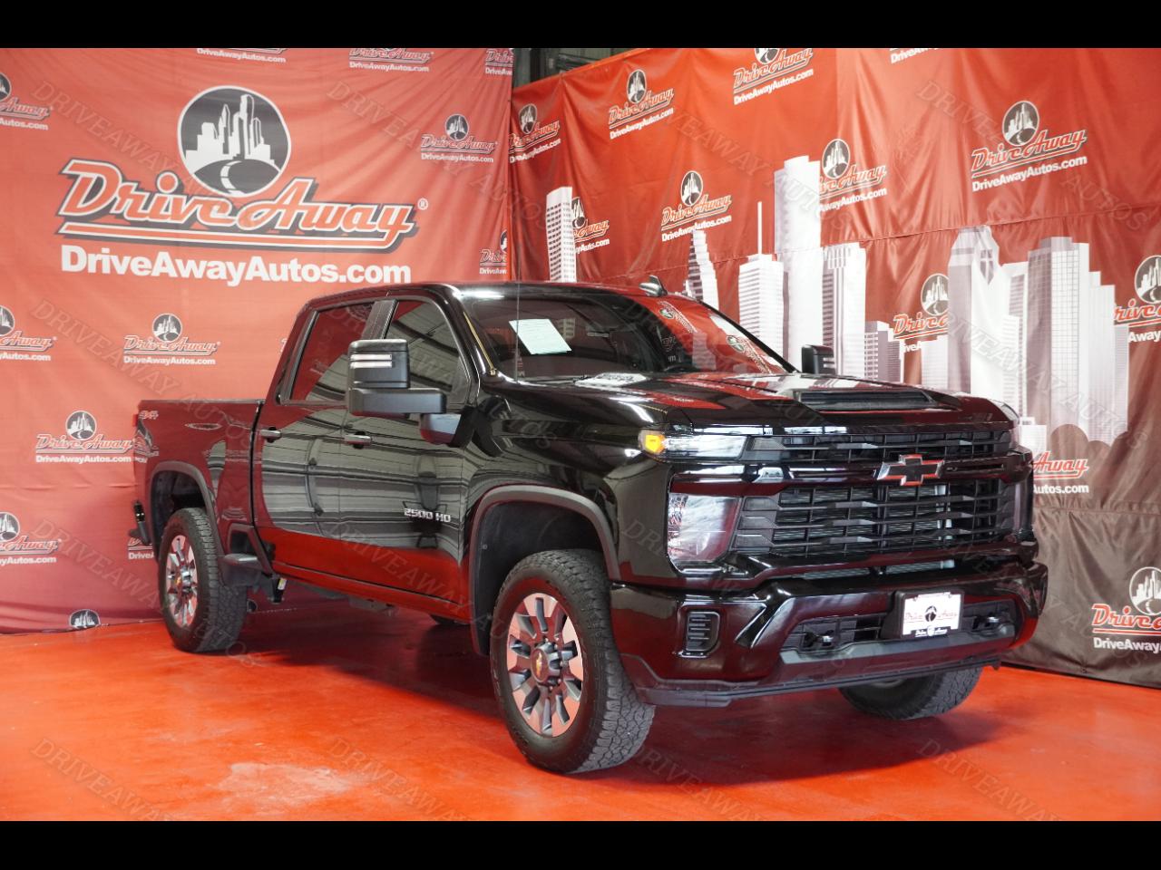 Chevrolet Silverado 2500HD 4WD Crew Cab 159" Custom 2024