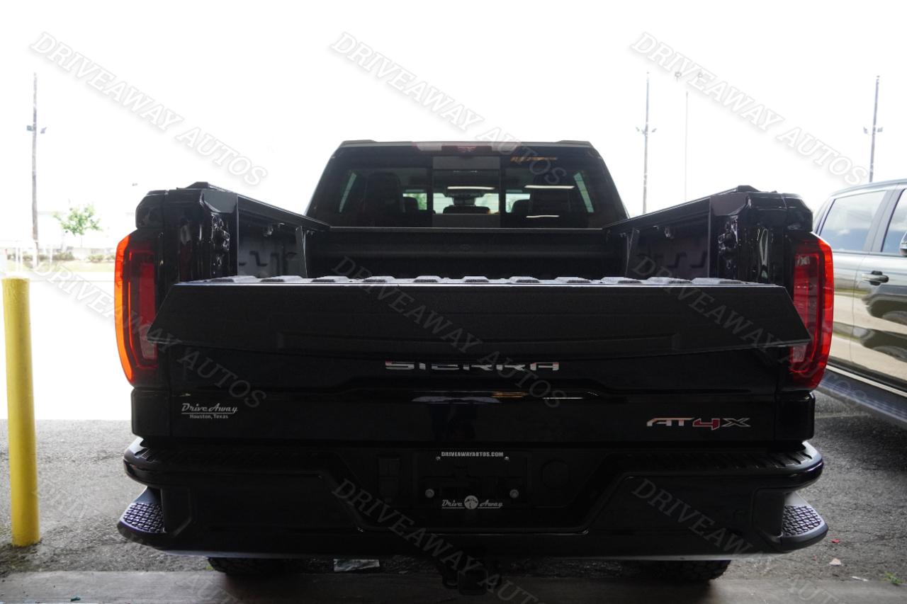 GMC Sierra 1500 4WD Crew Cab 147" AT4X 2023