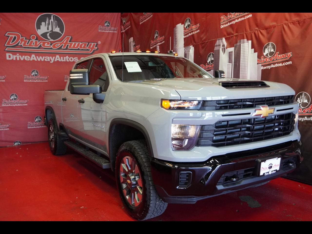Chevrolet Silverado 2500HD 4WD Crew Cab 159" Custom 2024