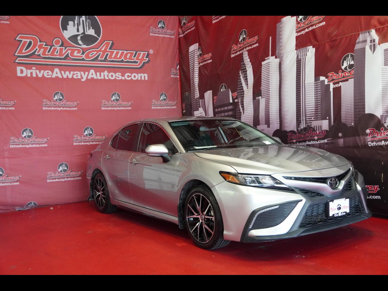 Toyota Camry SE Auto (Natl) 2023