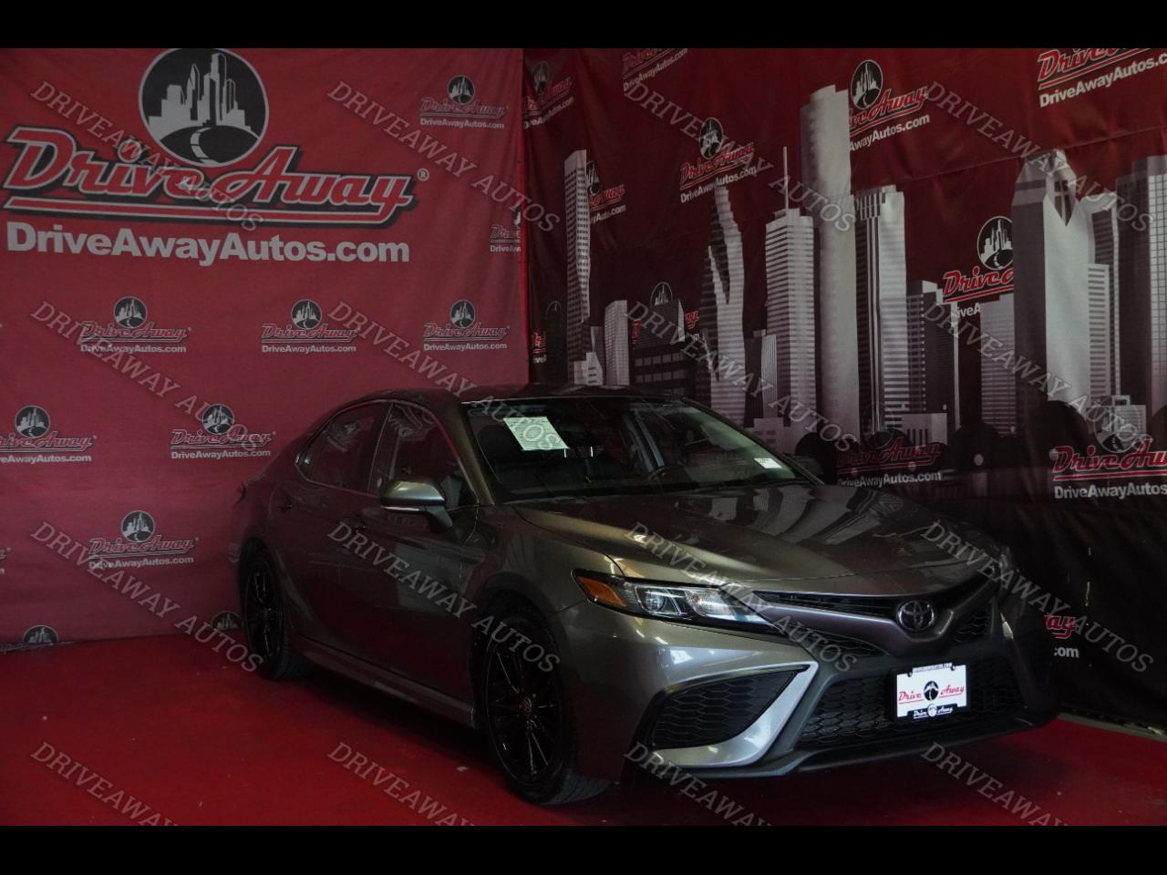 Toyota Camry Hybrid SE Nightshade CVT (Natl) 2023