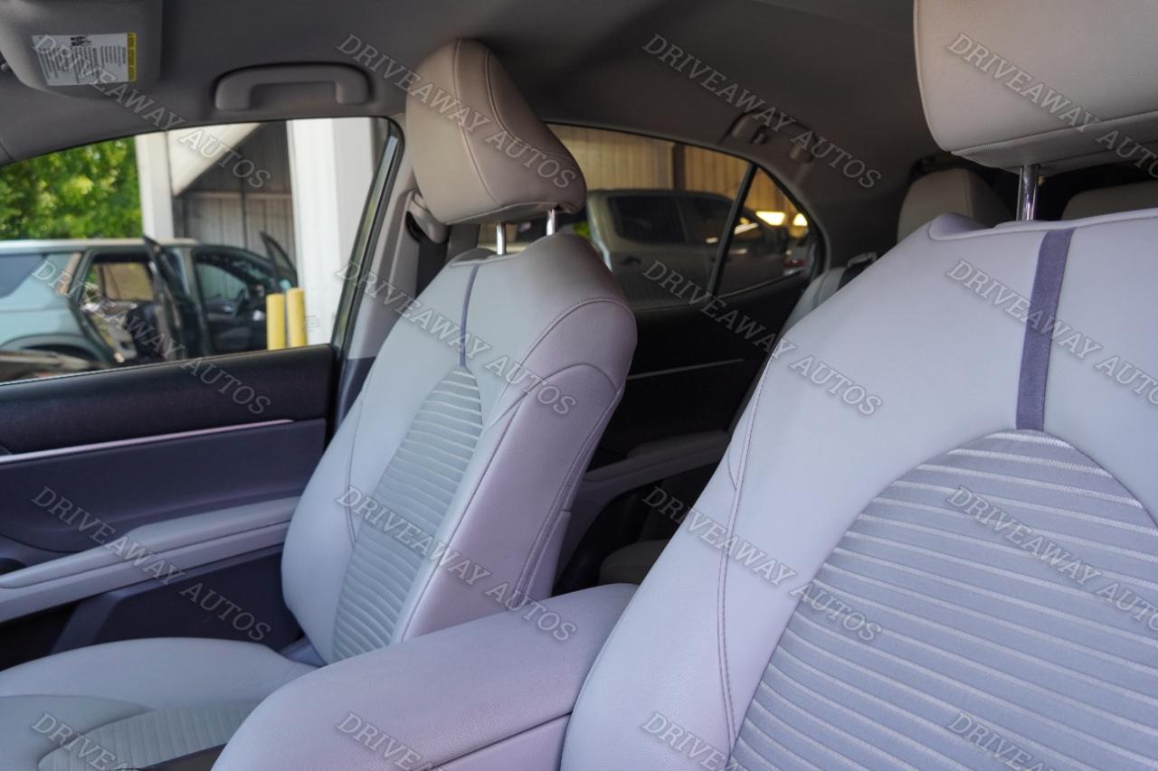 Toyota Camry SE Auto (Natl) 2021