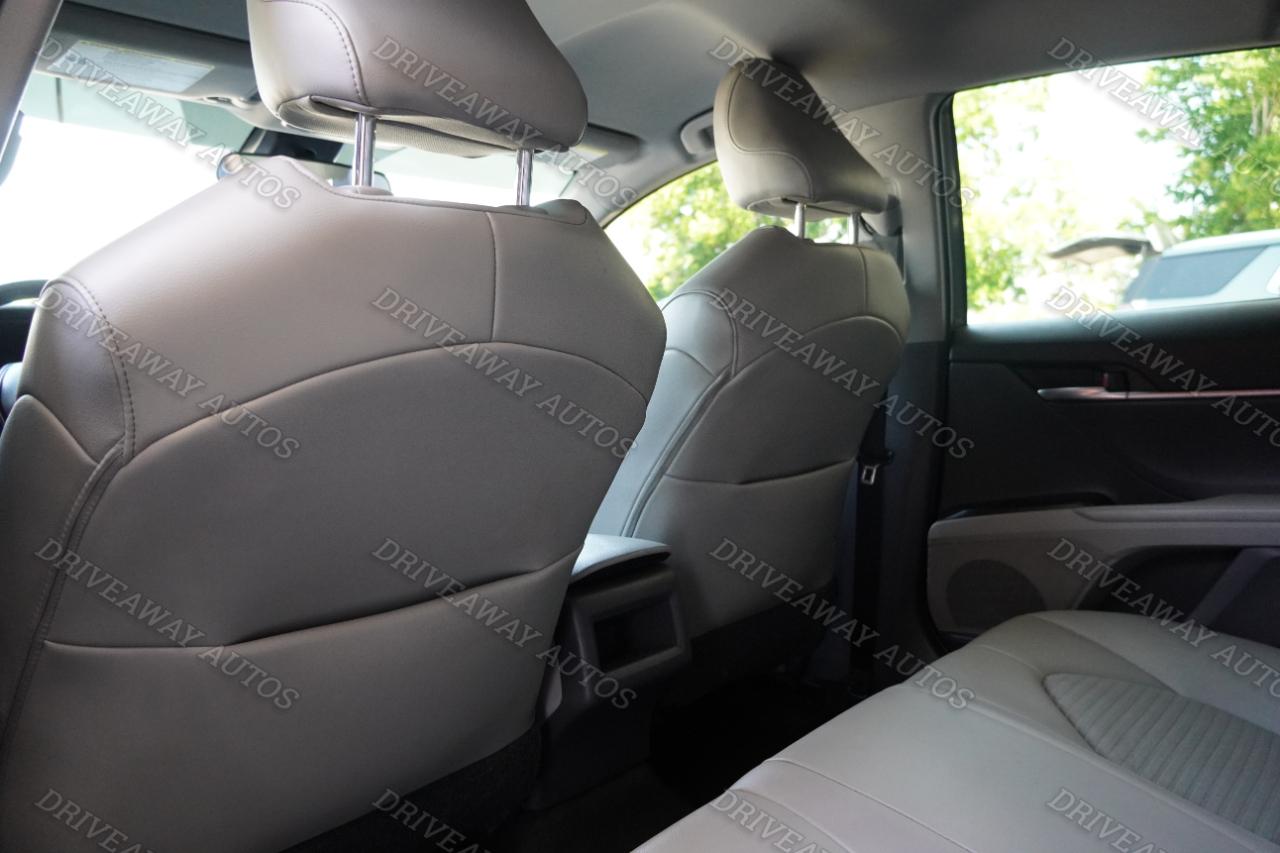 Toyota Camry SE Auto (Natl) 2021