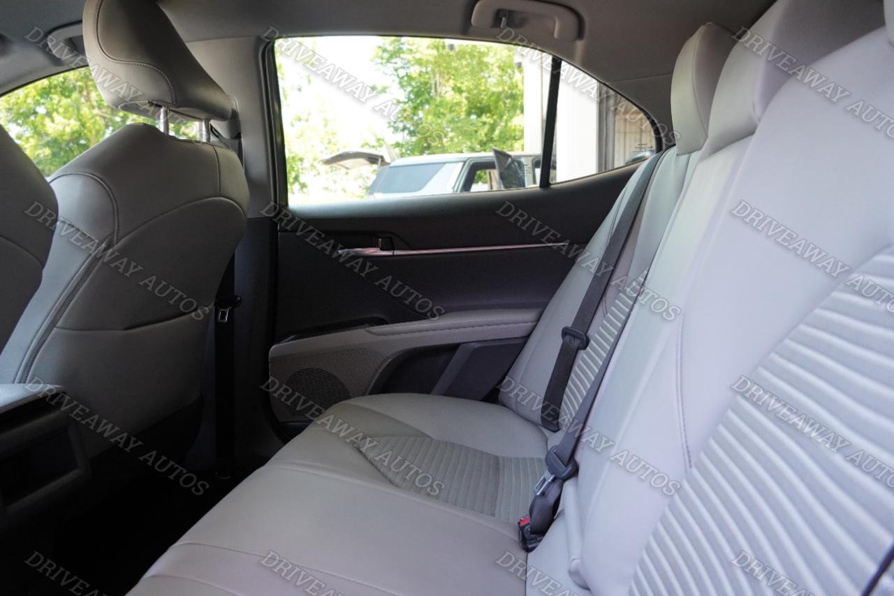 Toyota Camry SE Auto (Natl) 2021