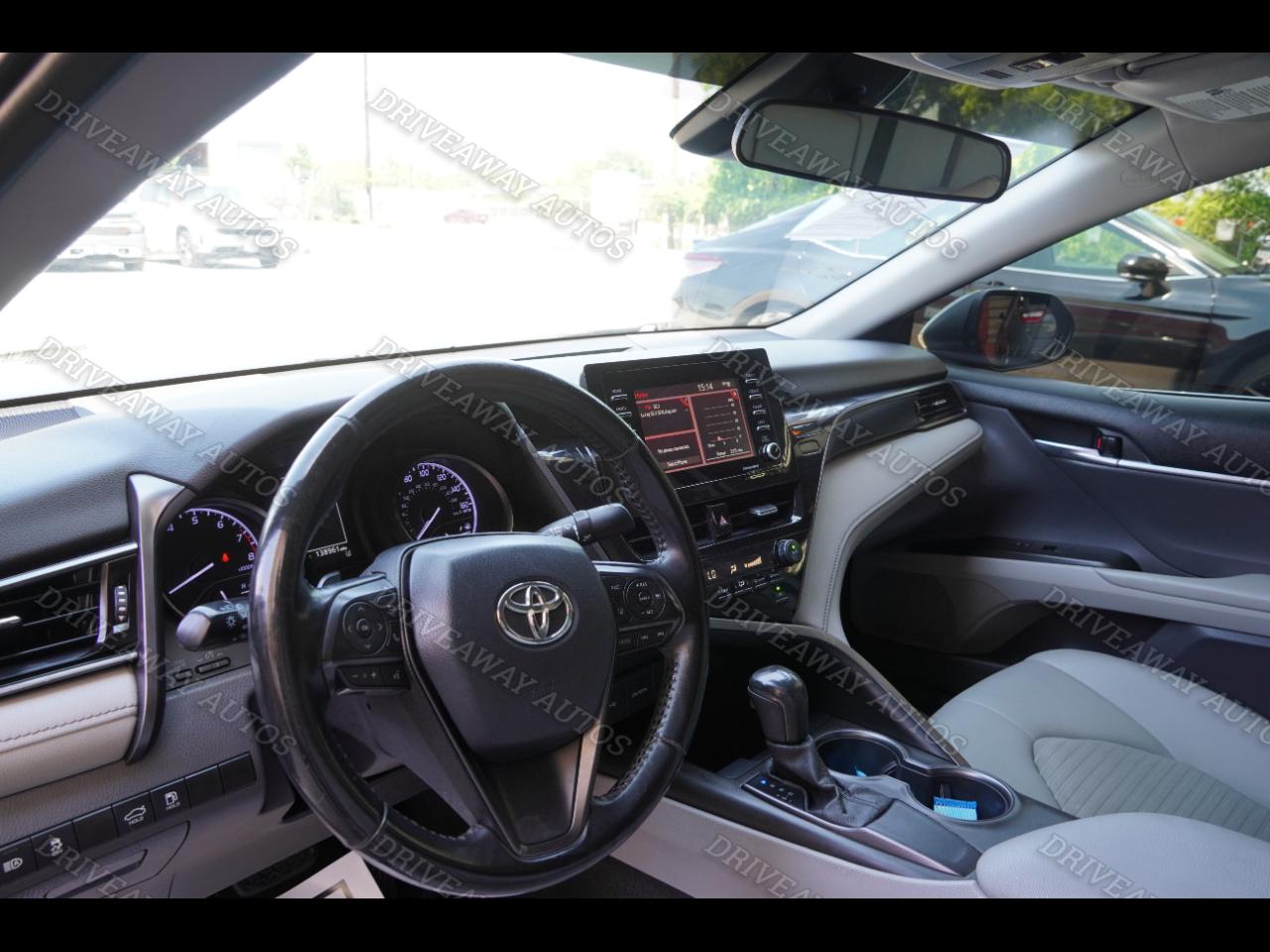 Toyota Camry SE Auto (Natl) 2021