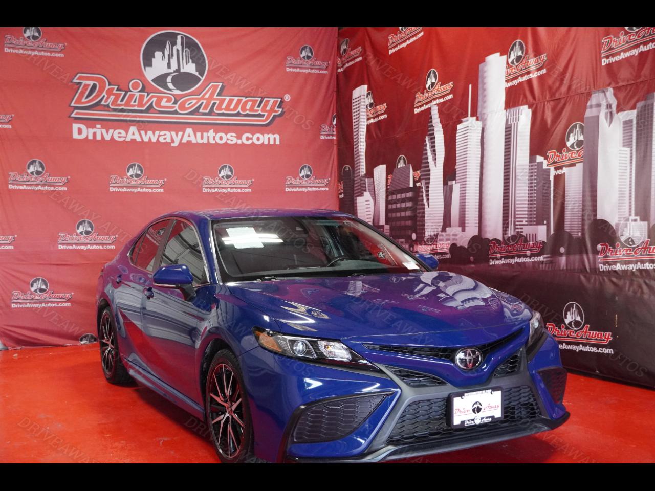 Toyota Camry Hybrid SE Nightshade CVT (Natl) 2023