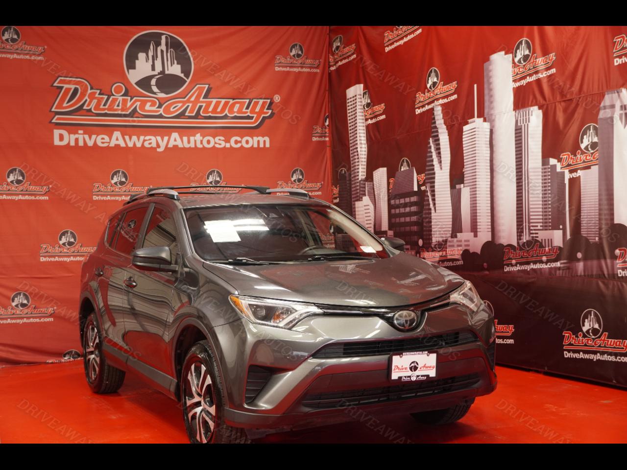 Toyota RAV4 LE FWD (Natl) 2018