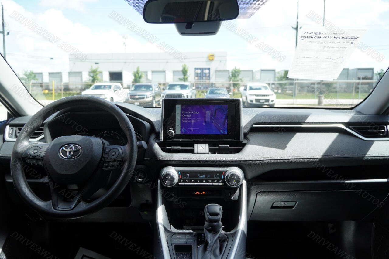 Toyota RAV4 XLE FWD (Natl) 2024 Toyota RAV4 XLE FWD (Natl) 2024