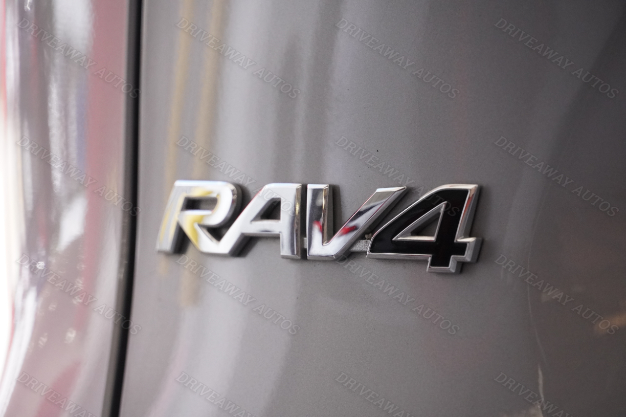 Toyota RAV4 XLE FWD (Natl) 2024 Toyota RAV4 XLE FWD (Natl) 2024