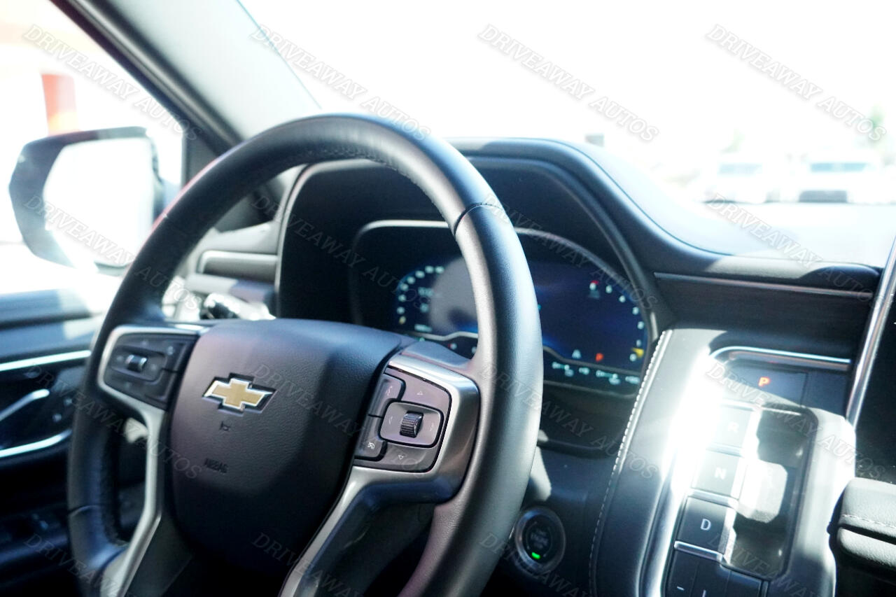 Chevrolet Suburban 2WD 4dr LT 2023 Chevrolet Suburban 2WD 4dr LT 2023