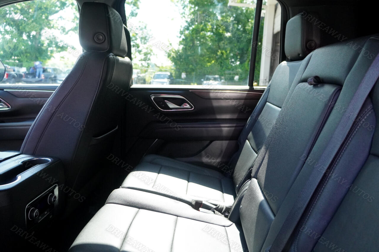 Chevrolet Suburban 2WD 4dr LT 2023 Chevrolet Suburban 2WD 4dr LT 2023