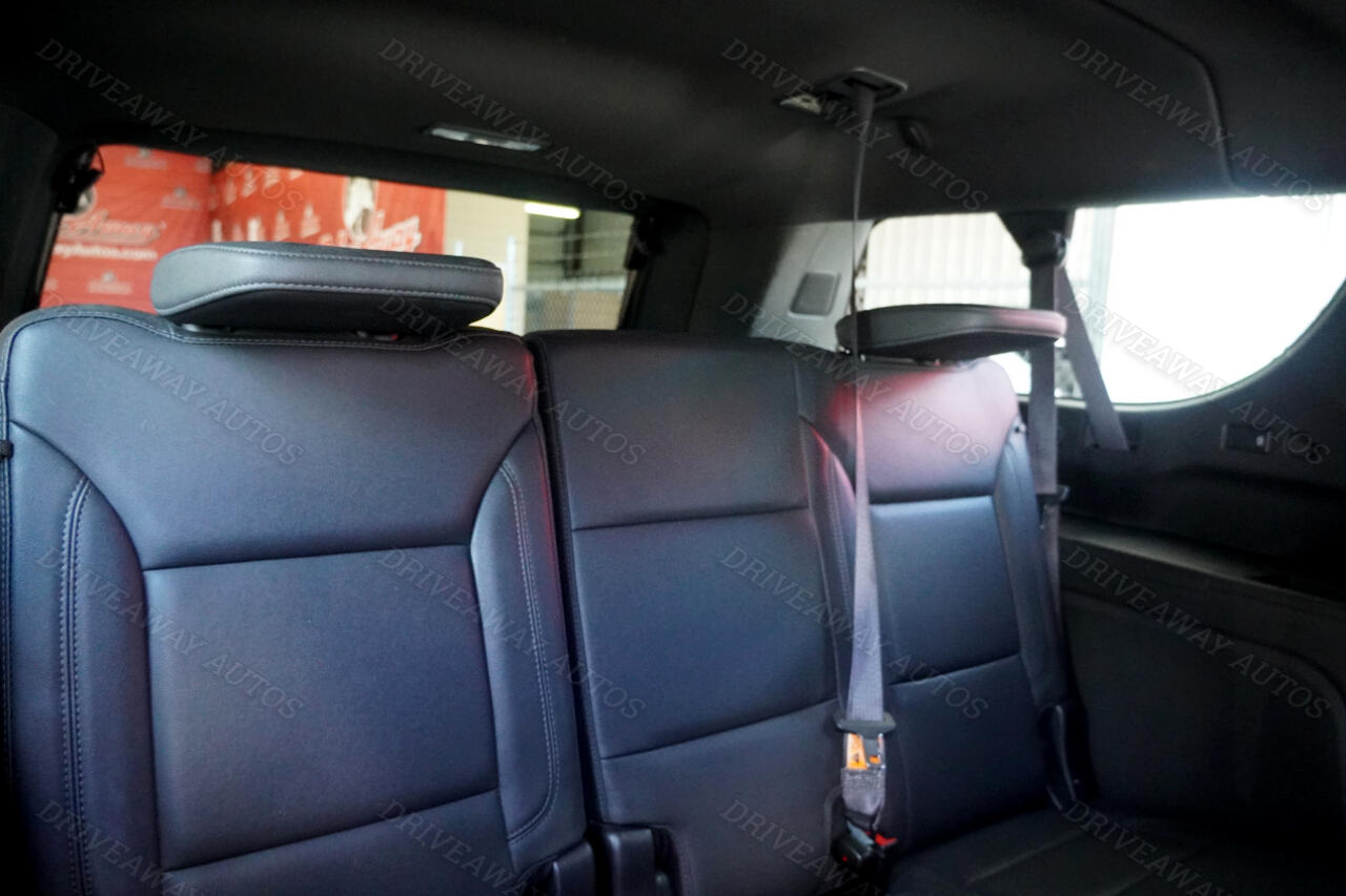 Chevrolet Suburban 2WD 4dr LT 2023 Chevrolet Suburban 2WD 4dr LT 2023