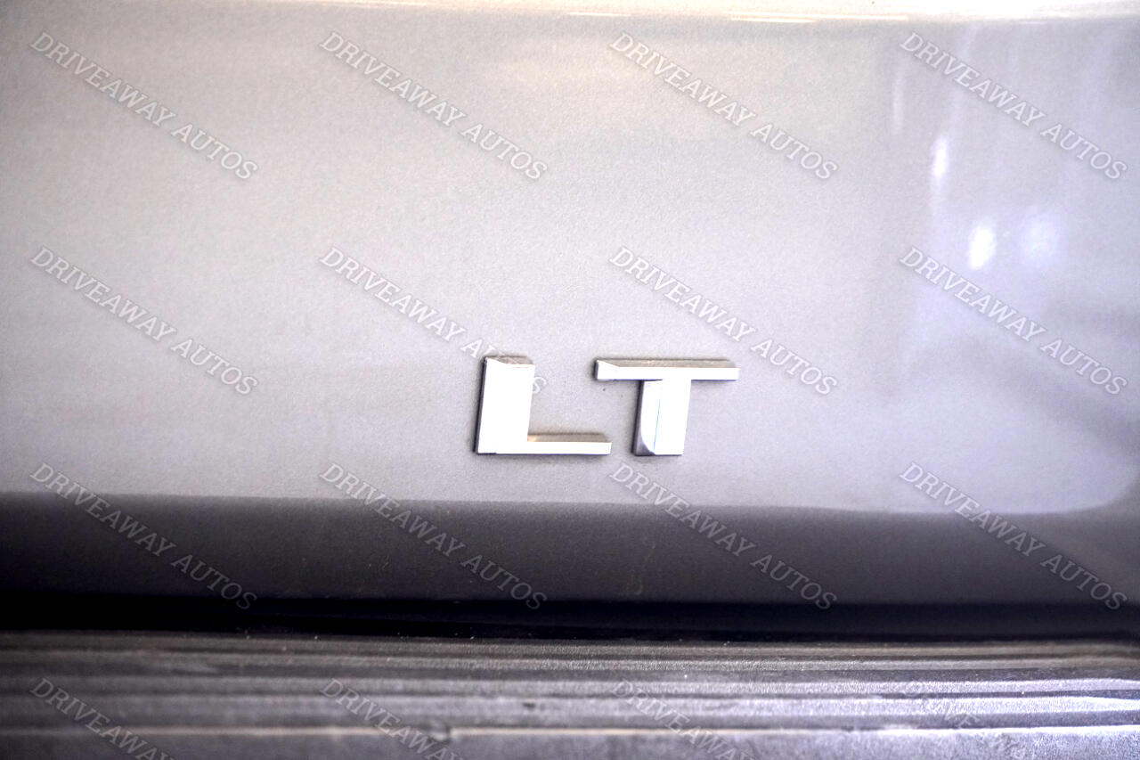 Chevrolet Suburban 2WD 4dr LT 2023 Chevrolet Suburban 2WD 4dr LT 2023