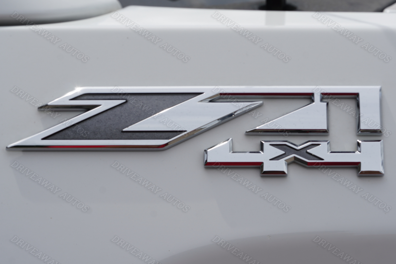 GMC Sierra 1500 4WD Crew Cab 143.5" SLT 2018 GMC Sierra 1500 4WD Crew Cab 143.5" SLT 2018