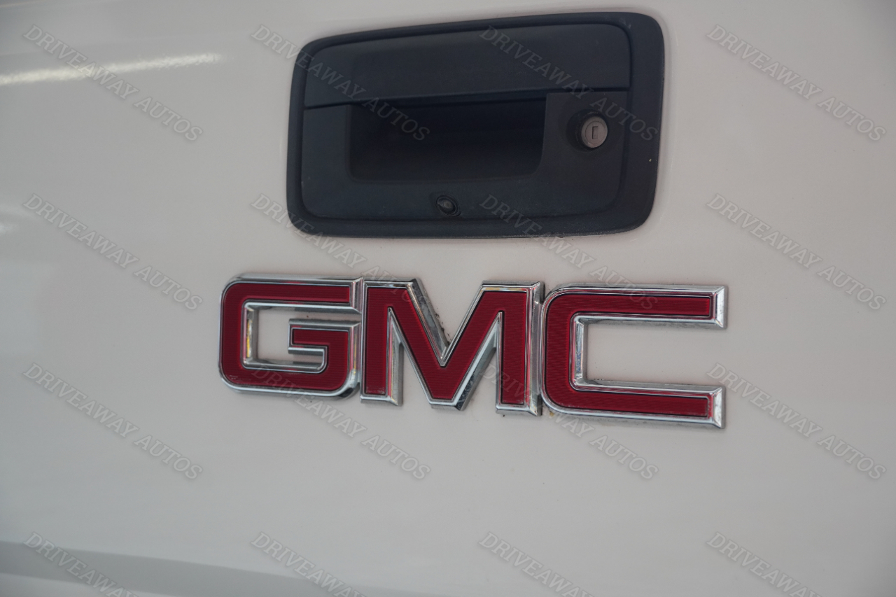 GMC Sierra 1500 4WD Crew Cab 143.5" SLT 2018 GMC Sierra 1500 4WD Crew Cab 143.5" SLT 2018