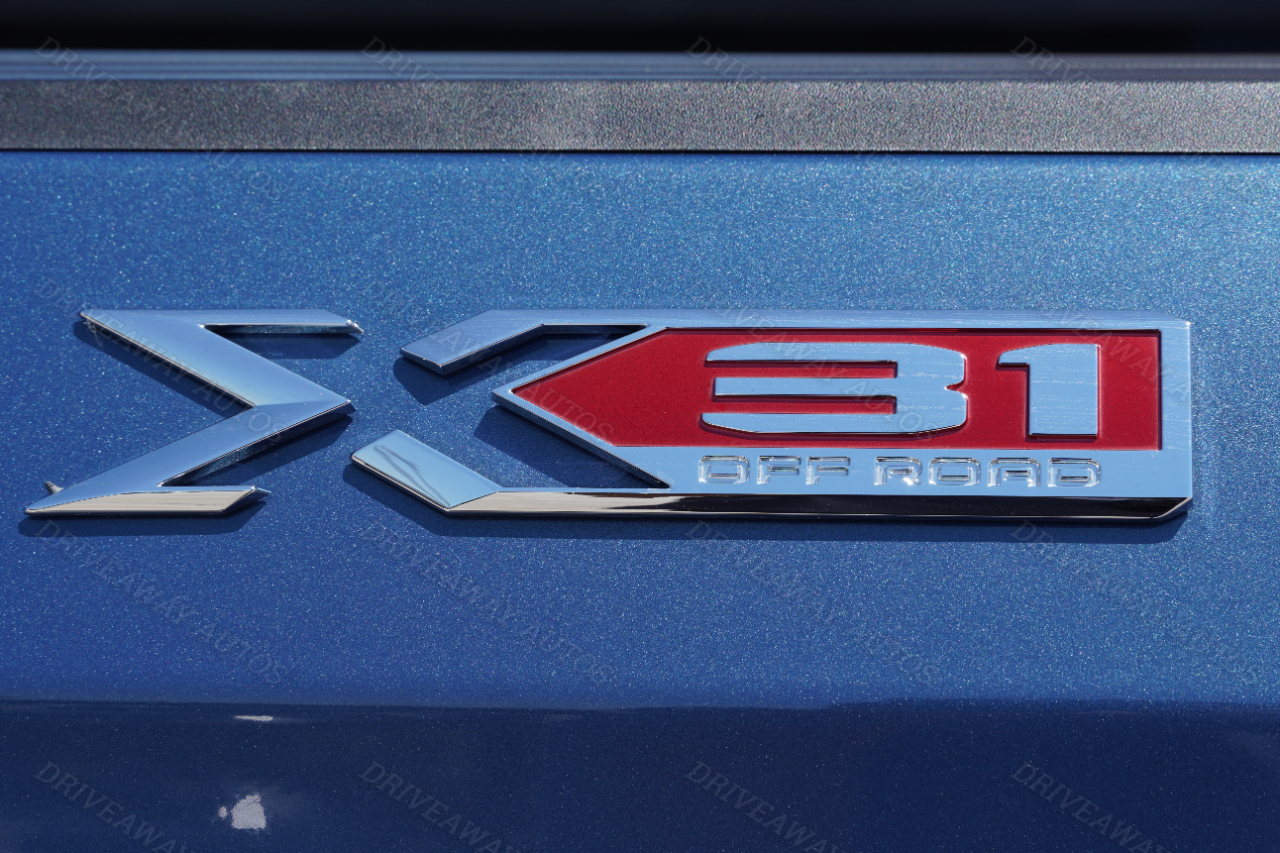 GMC Sierra 1500 4WD Crew Cab 147" SLT 2024 GMC Sierra 1500 4WD Crew Cab 147" SLT 2024