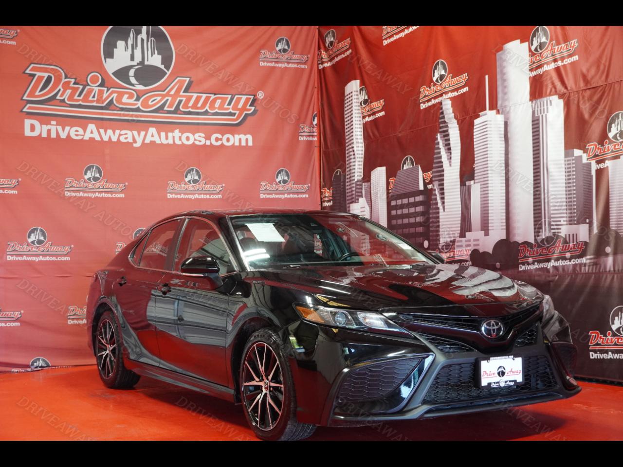 Toyota Camry SE Auto (Natl) 2022