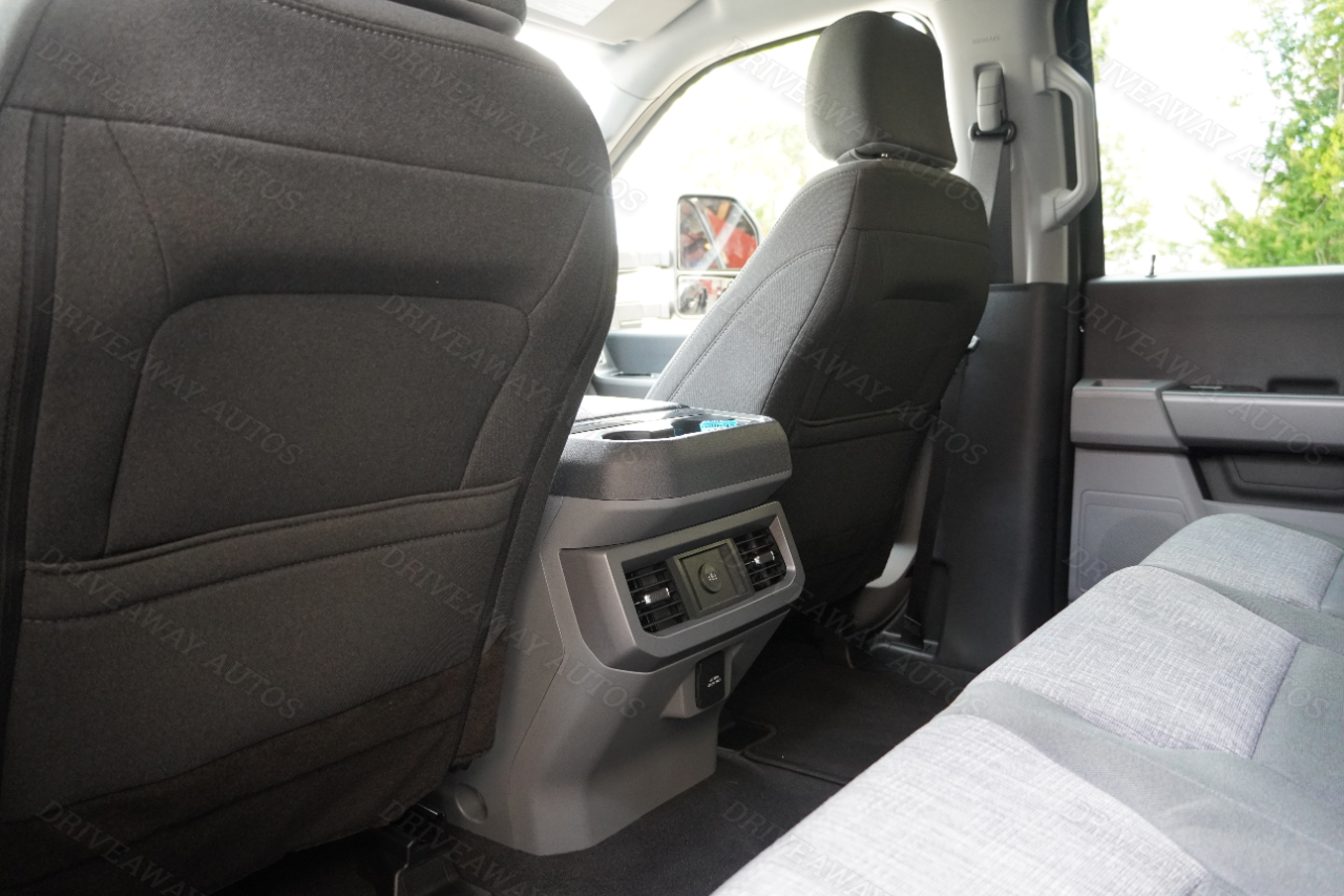 Ford Super Duty F-350 DRW XLT 4WD Crew Cab 8' Box 2025 Ford Super Duty F-350 DRW XLT 4WD Crew Cab 8' Box 2025