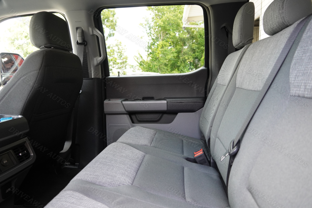 Ford Super Duty F-350 DRW XLT 4WD Crew Cab 8' Box 2025 Ford Super Duty F-350 DRW XLT 4WD Crew Cab 8' Box 2025