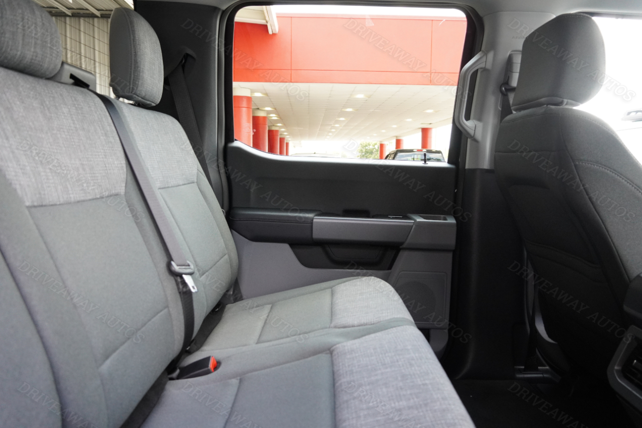 Ford Super Duty F-350 DRW XLT 4WD Crew Cab 8' Box 2025 Ford Super Duty F-350 DRW XLT 4WD Crew Cab 8' Box 2025