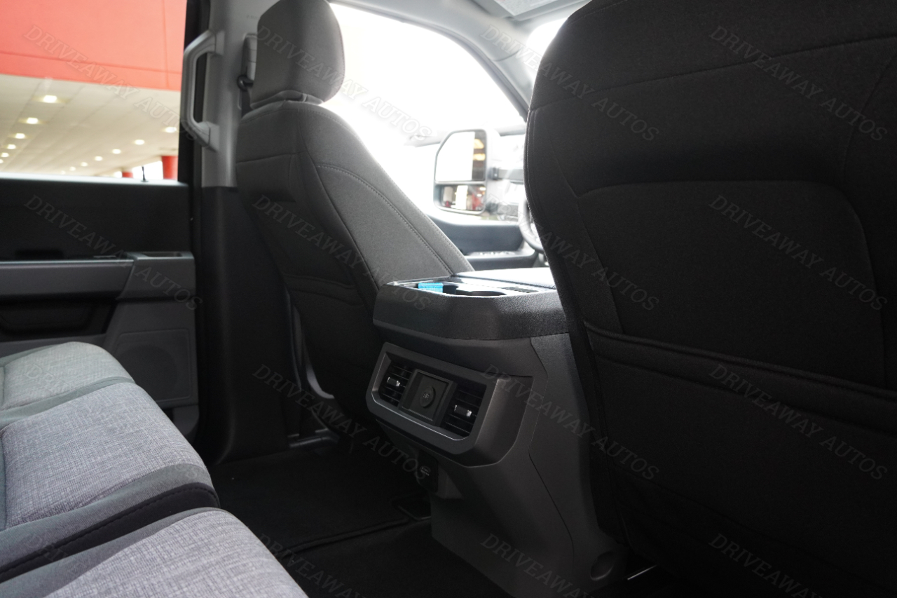 Ford Super Duty F-350 DRW XLT 4WD Crew Cab 8' Box 2025 Ford Super Duty F-350 DRW XLT 4WD Crew Cab 8' Box 2025